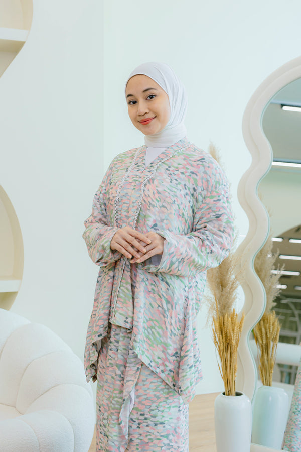 LEIA KEBAYA IN FLOWER FOREST