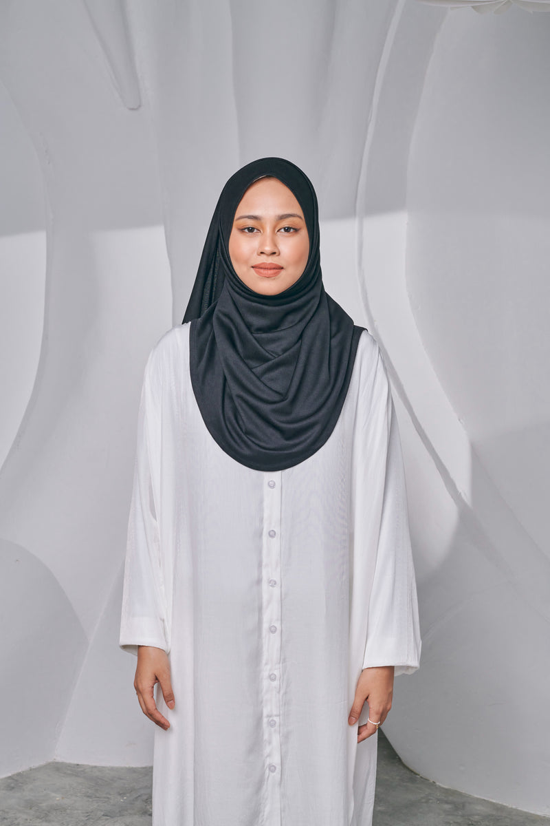 Semi-instant Jersey Shawl in Black