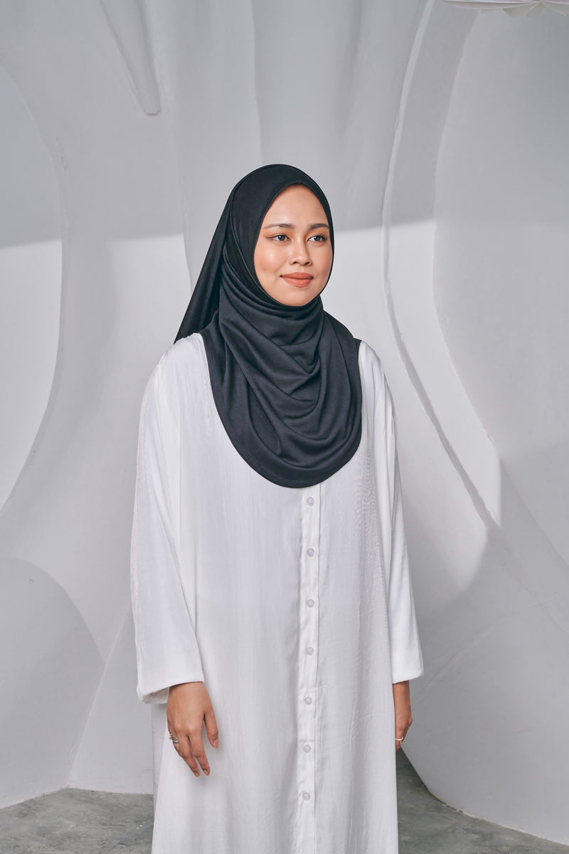 Semi-instant Jersey Shawl in Black