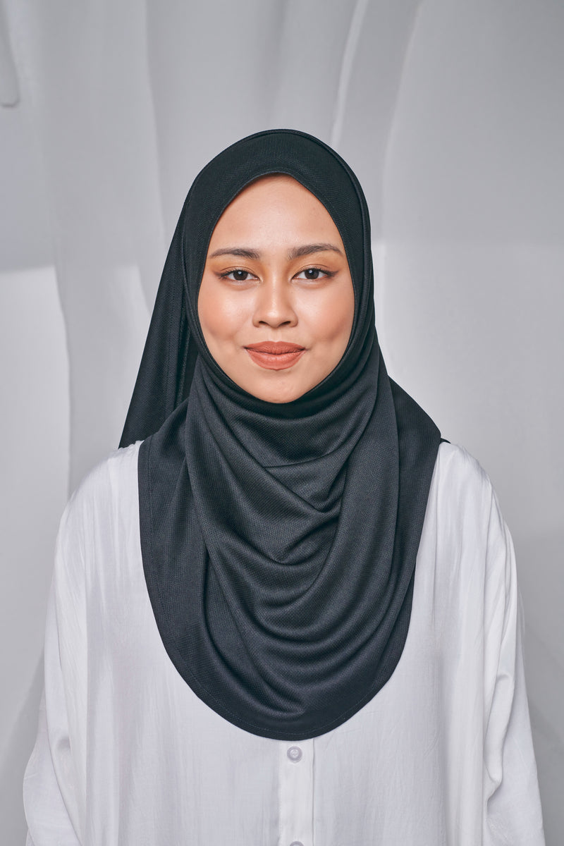 Semi-instant Jersey Shawl in Black