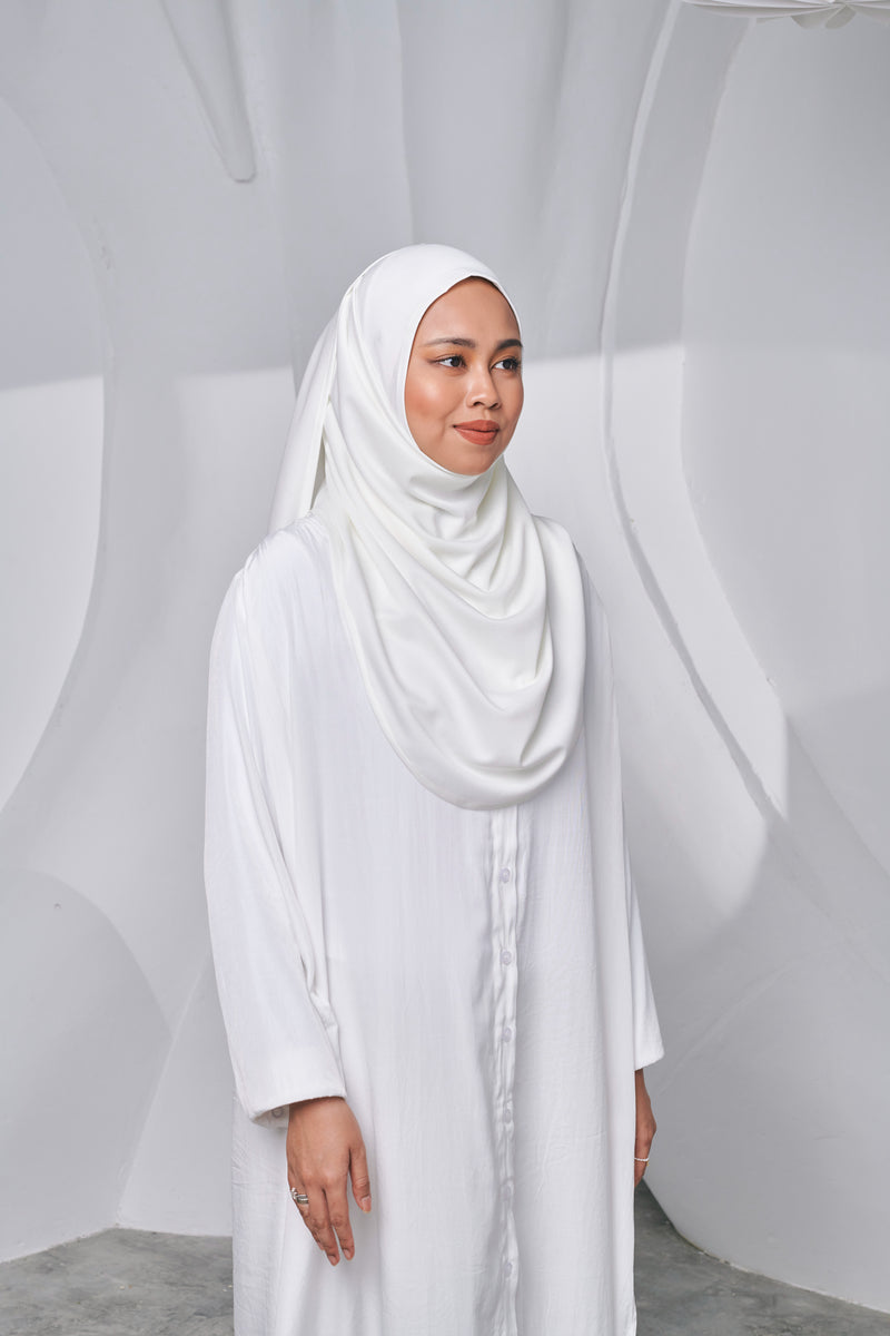 Semi-instant Jersey Shawl in Pearl White